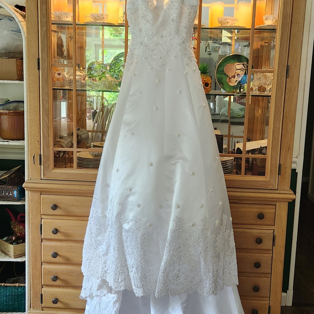 Signature Studio White Lace Wedding Dress
